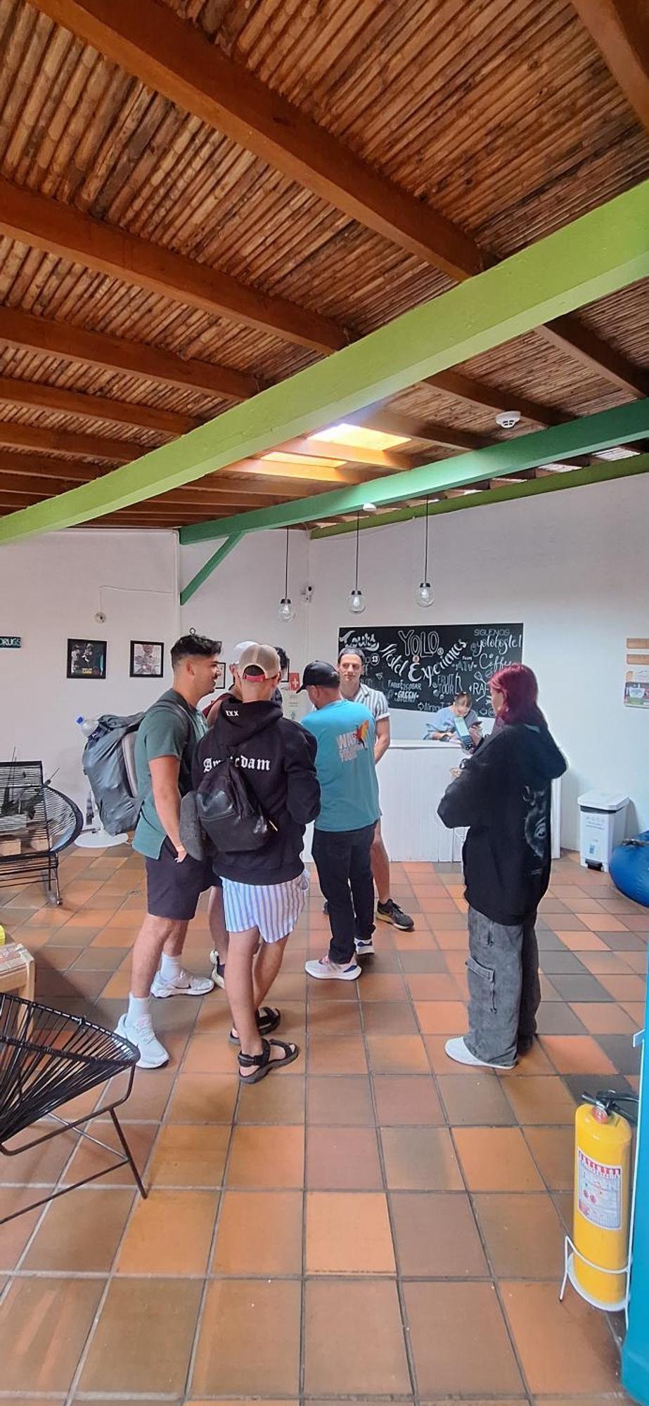 Yolo Hostel ميديلين المظهر الخارجي الصورة