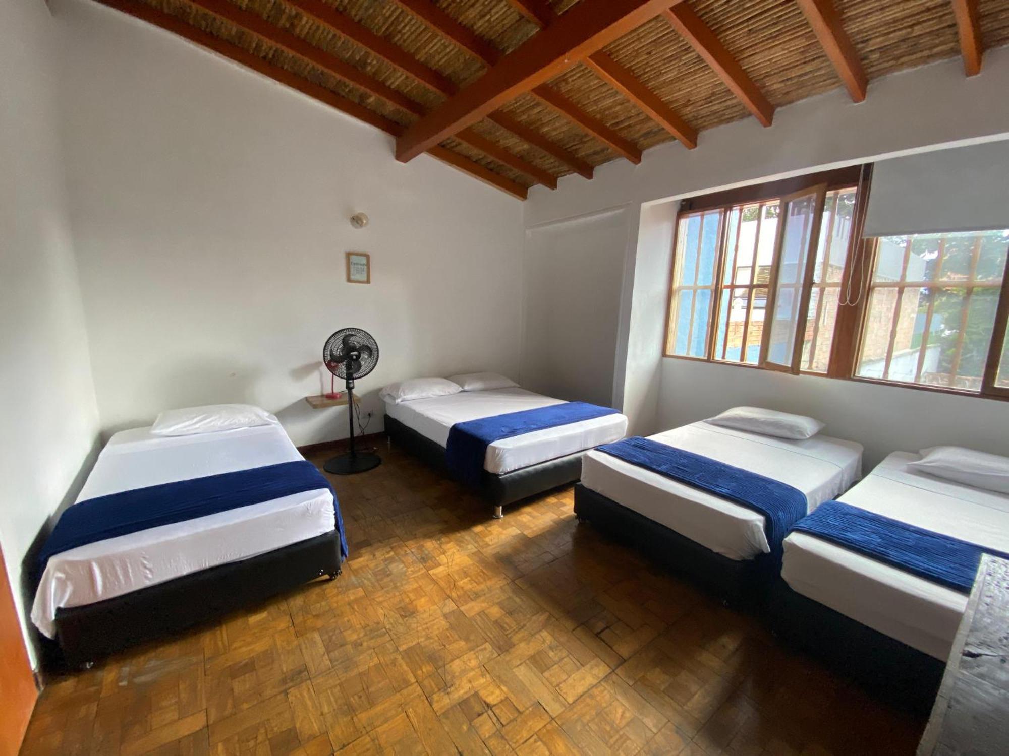 Yolo Hostel ميديلين المظهر الخارجي الصورة